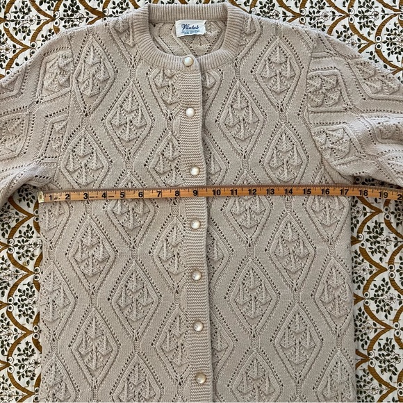 Vintage Wintuk Acrylic Oatmeal Crewneck Cardigan with Scalloped Hem & Sleeves - Picture 7 of 12